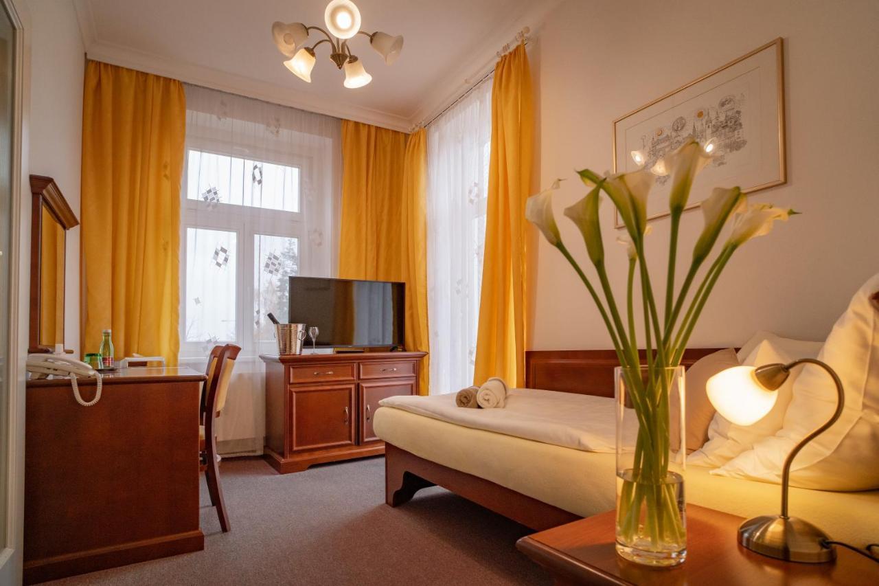 Hotel U Kaplicky 皮塞克 外观 照片